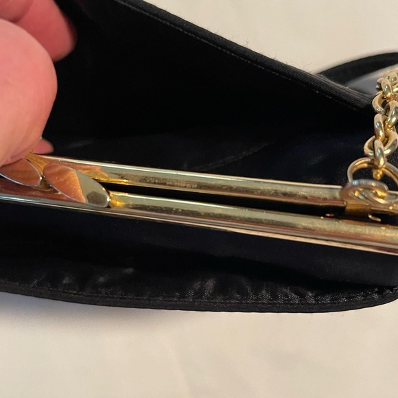 Vintage Liz Claiborne Clutch W Shoulder Strap Black Gold Accents Brushed Satin - Picture 8 of 10
